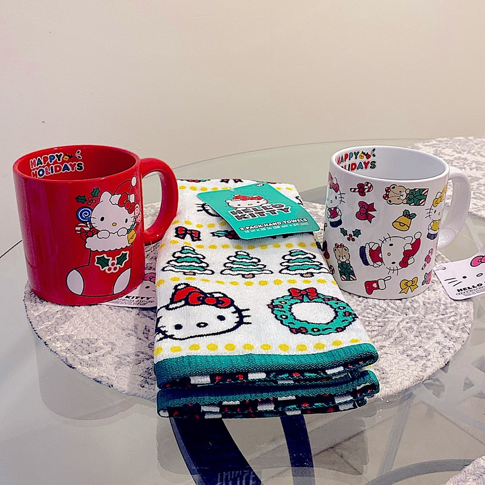 Hello Kitty Christmas Set - (2) Ceramic Christmas Mugs & 2 Pack of Hand Towels